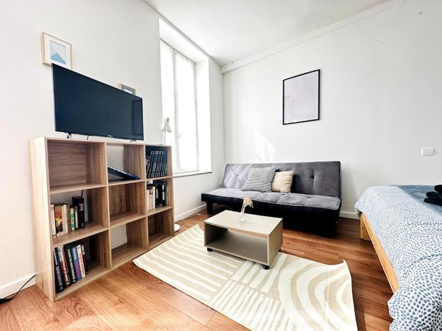 Studio Green Velvet Apartment Laon Ngoại thất bức ảnh