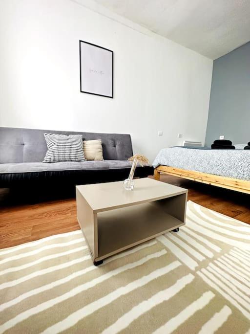 Studio Green Velvet Apartment Laon Ngoại thất bức ảnh